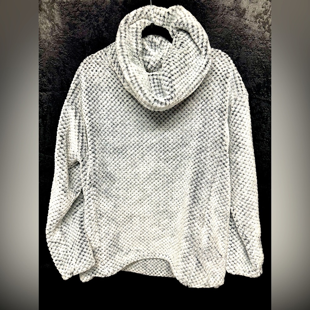 halcyon fuzzy super soft & warm top cowl neck very good condition size large